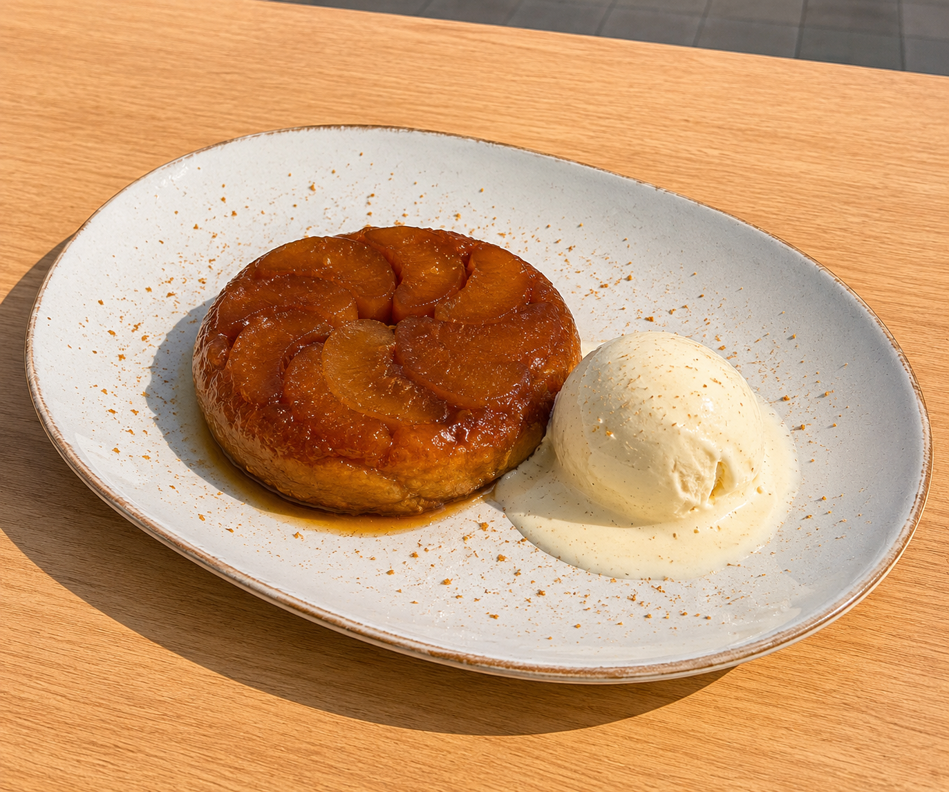 Tatin de manzana con helado de vainilla